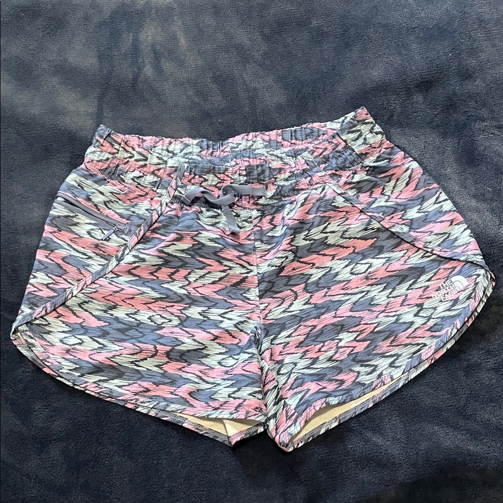 The North Face Women's Zigzag Patterned Shorts - Pink and Blue
